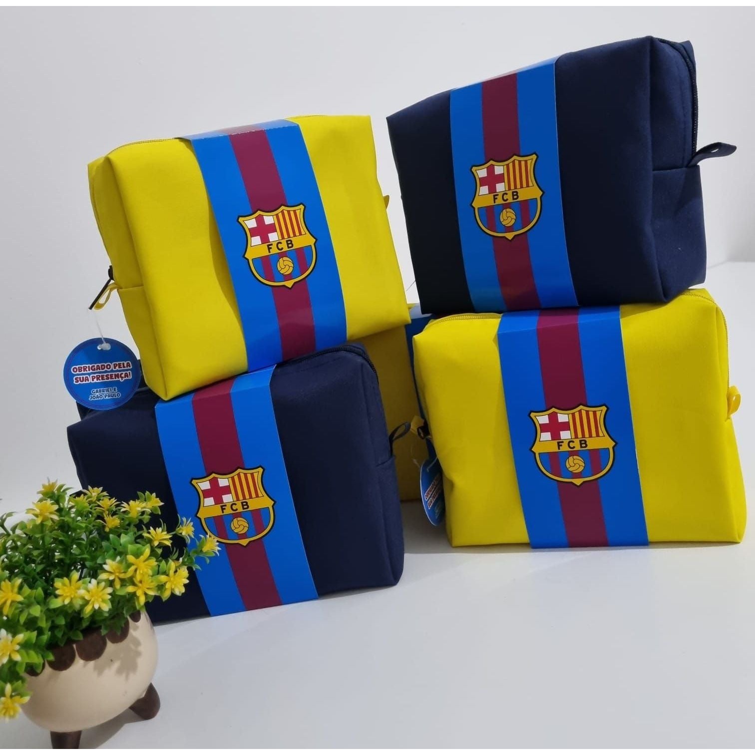 Necessarie com rótulo