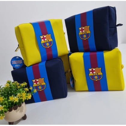 Necessarie com rótulo